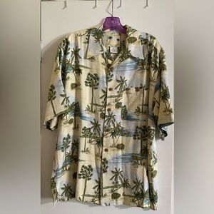 Banana cabana men’s large 100% silk button up Hawaiian shirt new never worn